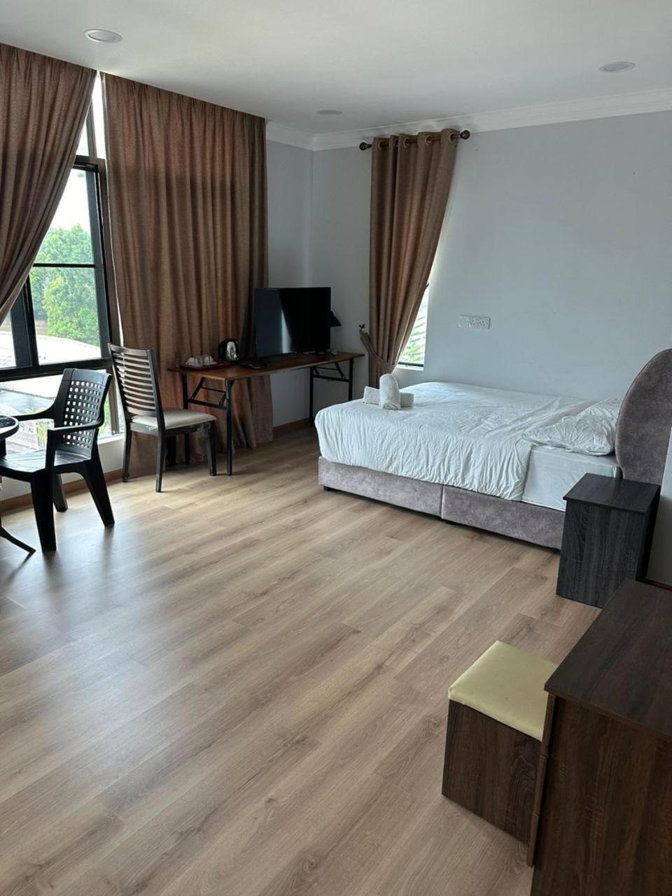Lakeview Homestay
