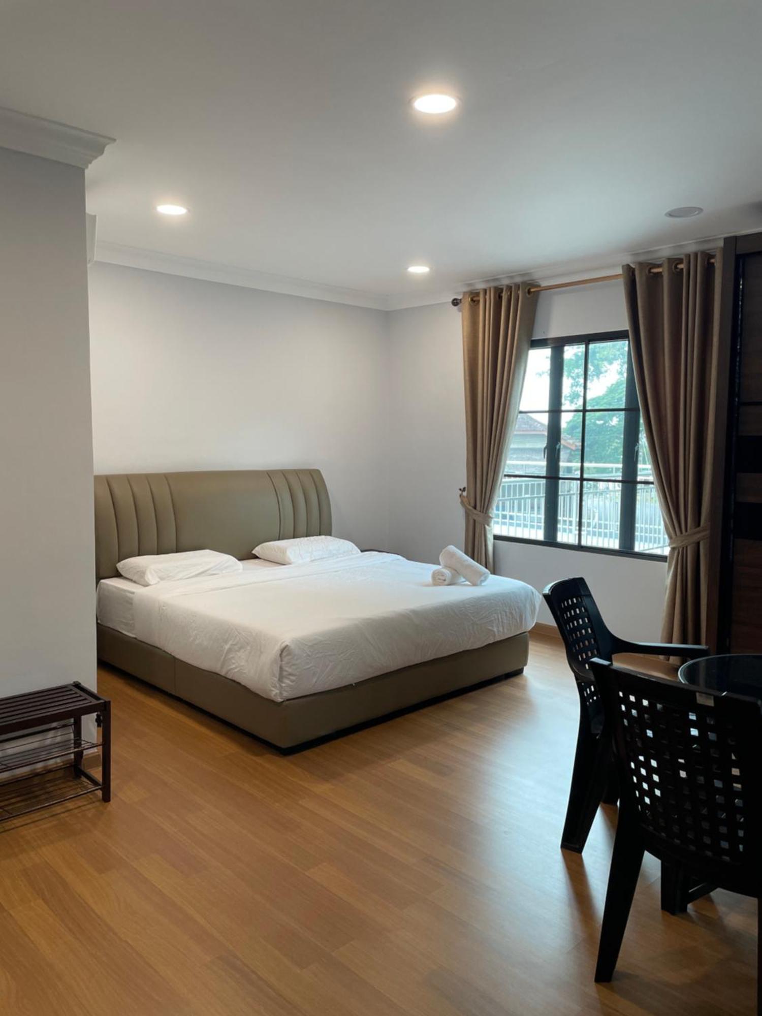 Homestay Lakeview *