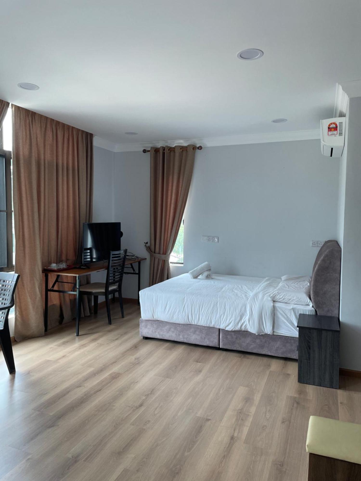 Lakeview Homestay